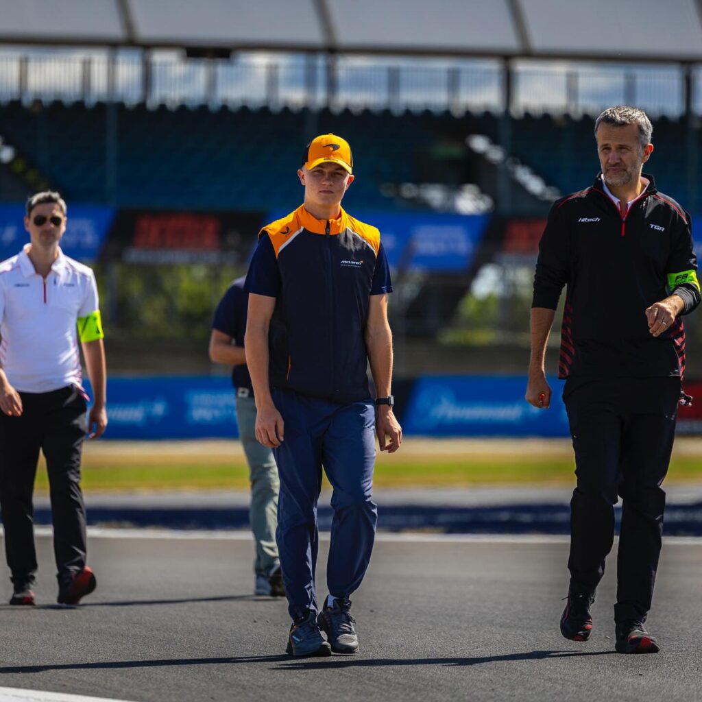 Back on track in Silverstone, track walk done🇬🇧✅