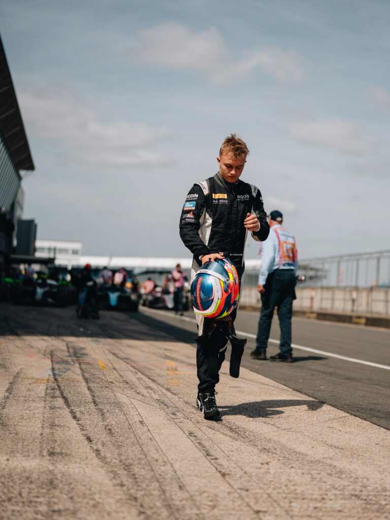 P5 and two positions gained in the sprint race